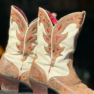 Distressed Western Cowgirl Boots Women Size 8B Cream Red Brown Snip Toe Ariat